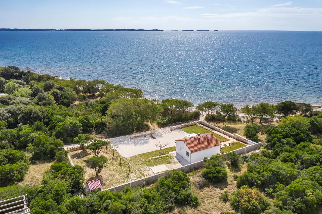 House Of Peace Villa Peroj Exterior photo